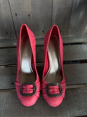 Gianni Bini Red Suede Buckle Pumps — Size 8.5M